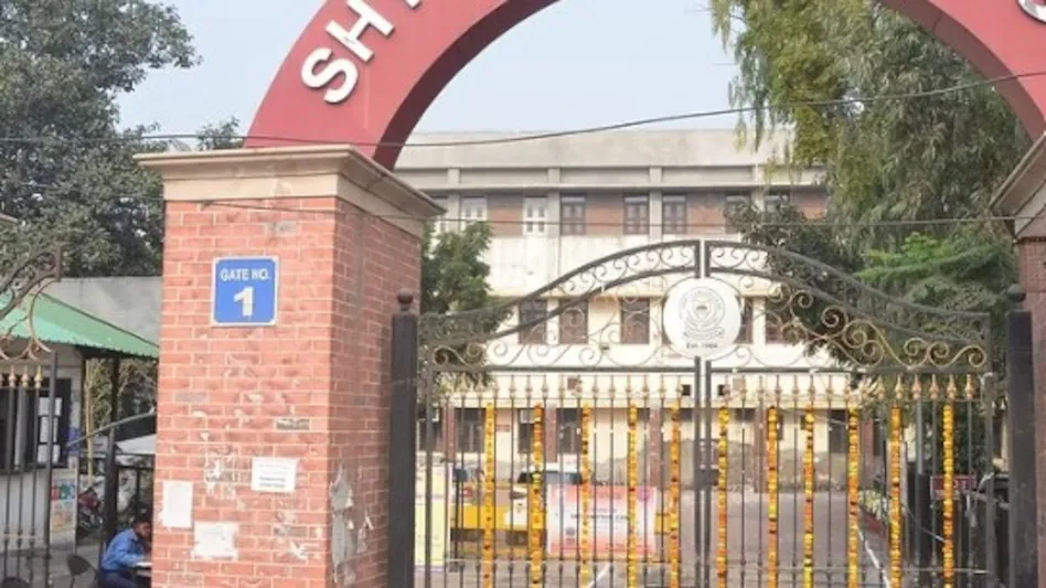 Delhi university